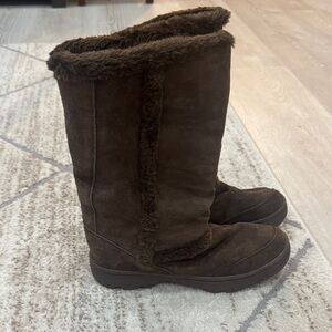 Arizona Jean Company Dark Brown Fur-Lined Boots